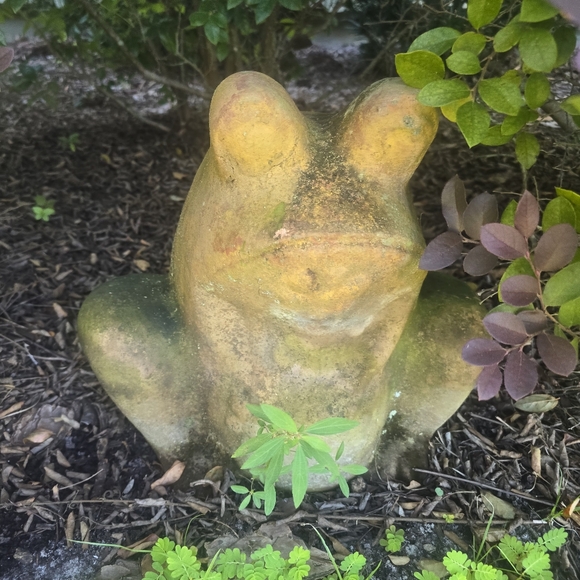 Antique-Style Gray Statue - Picture 4 of 4